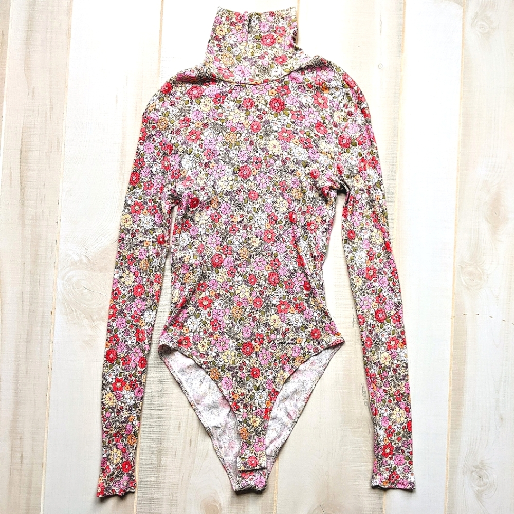 H&M Floral Bodysuit Pink Ribbed High Cut Leg Flower Print Small Turtleneck